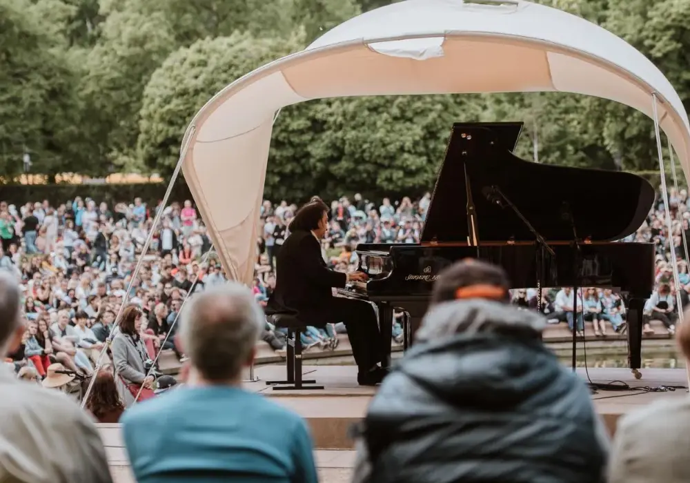 Koncert Chopinowski w Łazienkach: Ile trwa? Kiedy i jak iść?