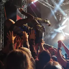 Ile trwa koncert Justina Biebera? Odkryj, co musisz wiedzieć!