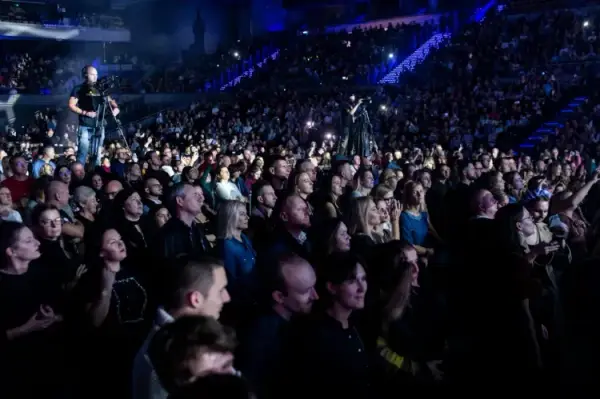 Ile trwa koncert Piaska? Odkryj zaskakującą długość występu